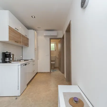 Simic 5 By Interhome Vir