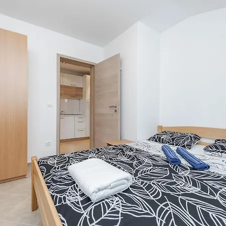 Apartman Simic 5 By Interhome